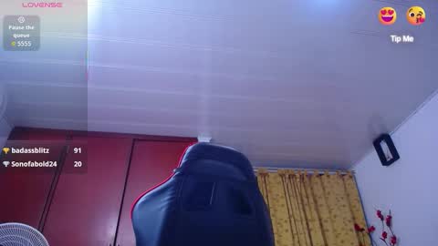 Snapshot of cristal_horny19 chatting on 03-21-26, 08:19 Milena online show from 03-21-26, 08:19