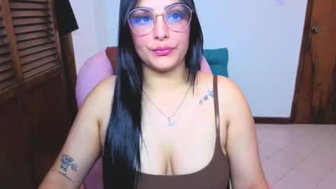 Snapshot of cristal_hot07 chatting on 02-26-26, 11:04 Cristal online show from 02-26-26, 11:04