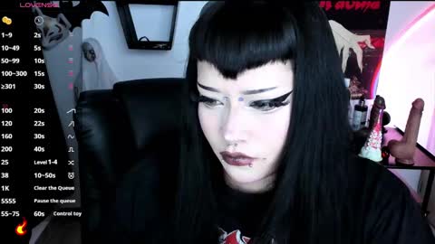 Snapshot of cristal_kosh chatting on 11-05-25, 10:43 Cris online show from 11-05-25, 10:43