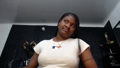 Snapshot of cristal_smith06 chatting on 04-14-26, 08:53 Hanna online show from 04-14-26, 08:53