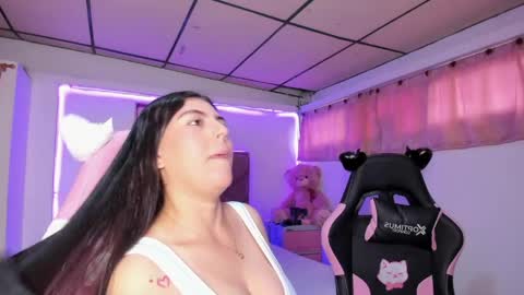 cristal_smith20 online show from 04-09-26, 01:49