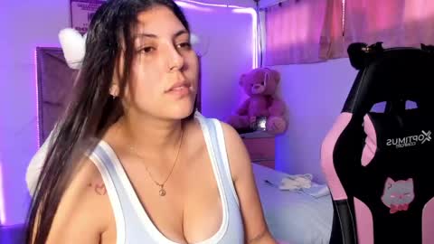 cristal_smith20 online show from 05-04-26, 02:13