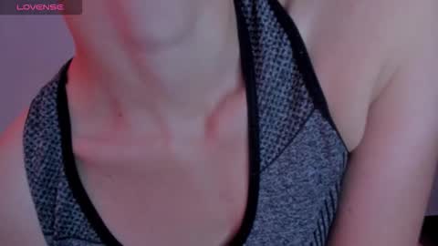 Snapshot of cristal_t2 chatting on 02-17-26, 07:09 cristal_t2 online show from 02-17-26, 07:09