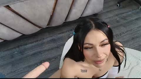 Snapshot of cristal_violeta chatting on 12-17-25, 03:40 CRISTAL VIOLETA online show from 12-17-25, 03:40