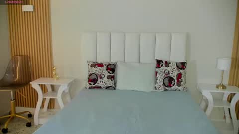 Snapshot of cristale69 chatting on 09-30-25, 10:26 cristale69 online show from 09-30-25, 10:26