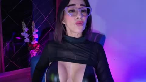 cristal miller online show from 06-11-26, 06:50