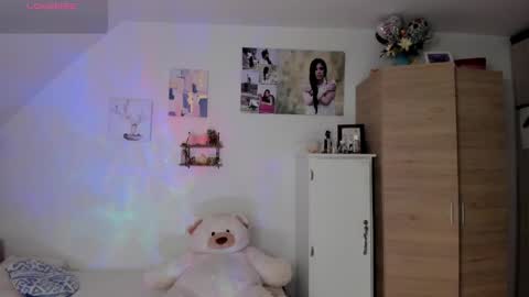 veronika online show from 04-30-26, 01:45
