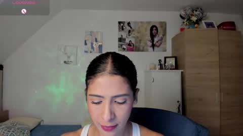 veronika online show from 06-17-26, 03:42