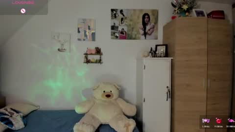 veronika online show from 06-19-26, 03:55