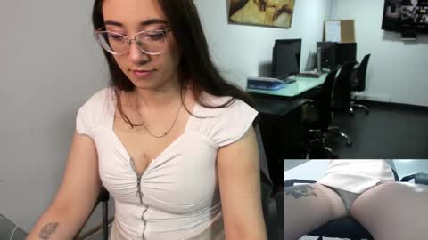 you can call me your sweettie assistant   online show from 02-04-25, 11:27