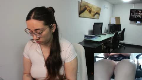 you can call me your sweettie assistant   online show from 02-06-25, 11:32