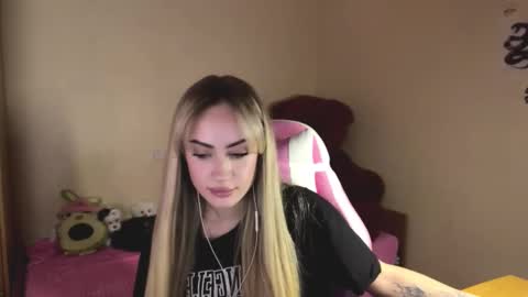 Cristen online show from 03-18-26, 02:53