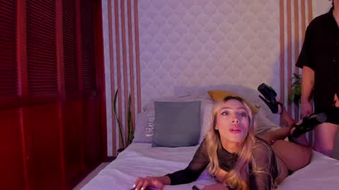 Snapshot of cristianblaze_pamelareal chatting on 05-17-26, 01:03 Cris Pame online show from 05-17-26, 01:03