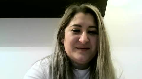 Snapshot of cristina20021991 chatting on 01-01-25, 01:37 cristina20021991 online show from 01-01-25, 01:37