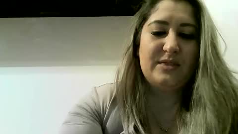 Snapshot of cristina20021991 chatting on 01-01-25, 06:06 cristina20021991 online show from 01-01-25, 06:06