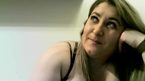 Snapshot of cristina20021991 chatting on 01-06-25, 09:54 cristina20021991 online show from 01-06-25, 09:54