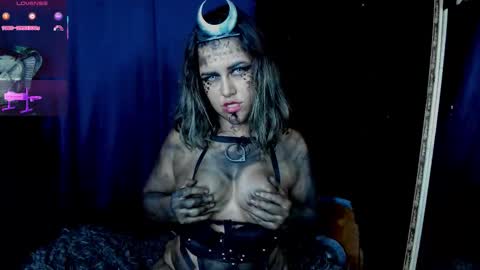 Cristina  online show from 10-28-25, 10:41