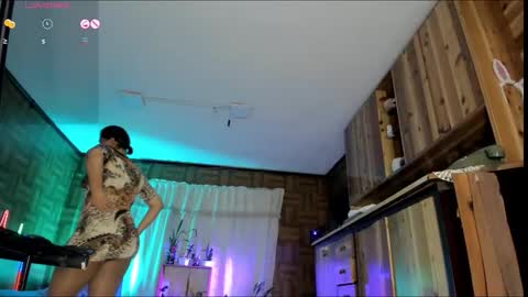 Snapshot of cristinavanegas chatting on 03-25-26, 11:11 Julieta online show from 03-25-26, 11:11