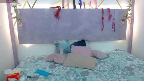 Cristin online show from 09-16-25, 03:07