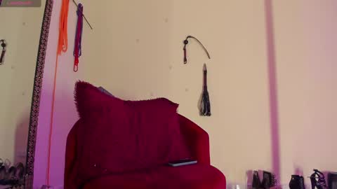 Cristin online show from 03-10-25, 04:57