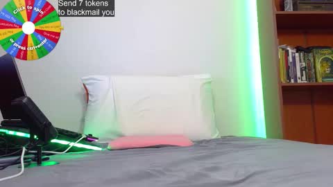 Tell me God  independent model show your respect at all times online show from 02-07-26, 12:36