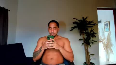Snapshot of cristobal12cock chatting on 06-28-26, 12:33 Cristian online show from 06-28-26, 12:33