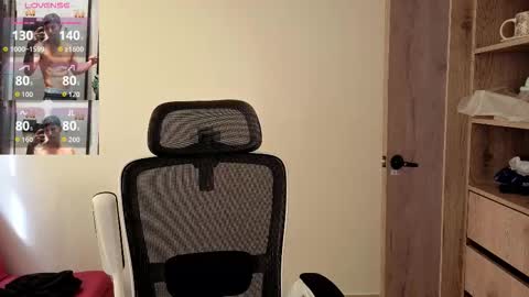 cristopher23  online show from 10-14-25, 01:56