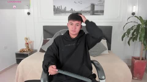 Cristopher online show from 05-19-26, 02:12