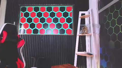 Cristopher  online show from 06-18-26, 08:46