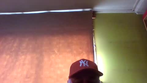 Snapshot of crmperez chatting on 09-10-25, 06:19 crmperez online show from 09-10-25, 06:19