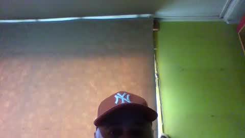 Snapshot of crmperez chatting on 10-20-25, 05:57 crmperez online show from 10-20-25, 05:57