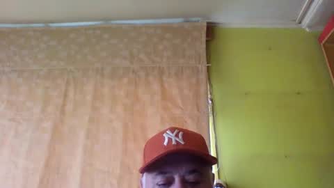 Snapshot of crmperez chatting on 11-23-25, 08:19 crmperez online show from 11-23-25, 08:19