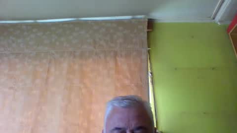 Snapshot of crmperez chatting on 11-27-25, 06:10 crmperez online show from 11-27-25, 06:10