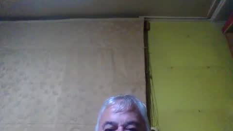 Snapshot of crmperez chatting on 12-21-25, 06:20 crmperez online show from 12-21-25, 06:20
