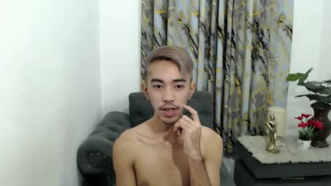 crocodale online show from 10-20-25, 01:33