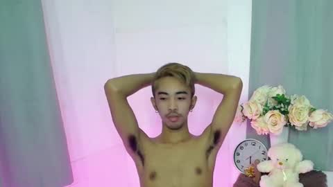 crocodale online show from 10-27-25, 01:59