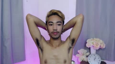 Snapshot of crocodale chatting on 11-18-25, 09:36 crocodale online show from 11-18-25, 09:36