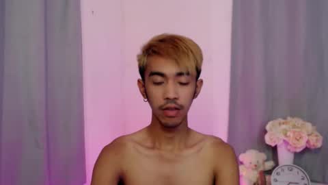 Snapshot of crocodale chatting on 11-24-25, 11:10 crocodale online show from 11-24-25, 11:10