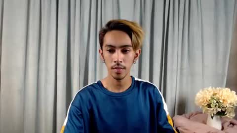 Snapshot of crocodale chatting on 03-04-26, 12:55 crocodale online show from 03-04-26, 12:55