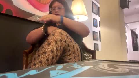 Snapshot of crossdresser64 chatting on 03-01-25, 12:28 Linda Cross online show from 03-01-25, 12:28