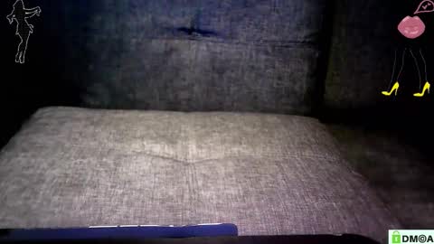 Snapshot of crossdresser64 chatting on 10-23-25, 02:33 Linda Cross online show from 10-23-25, 02:33