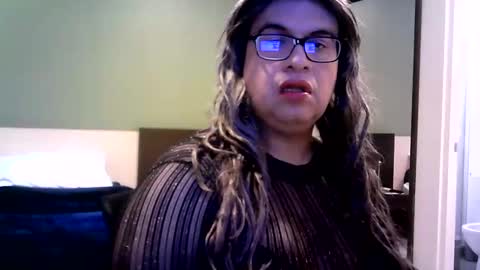 Snapshot of crossdresser64 chatting on 10-30-25, 10:32 Linda Cross online show from 10-30-25, 10:32