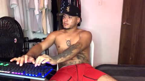 crow_black00 online show from 04-14-26, 07:09