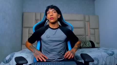 Snapshot of croy_myer chatting on 02-27-26, 05:40 Croy online show from 02-27-26, 05:40