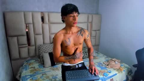 Snapshot of croy_myer chatting on 03-12-26, 11:55 Croy online show from 03-12-26, 11:55