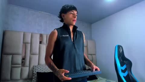 Snapshot of croy_myer chatting on 03-14-26, 06:02 Croy online show from 03-14-26, 06:02