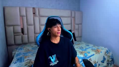 Snapshot of croy_myer chatting on 03-22-26, 08:51 Croy online show from 03-22-26, 08:51