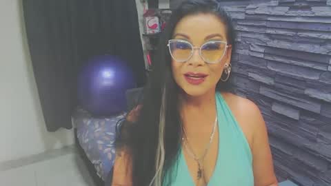 Snapshot of cruela_deviil chatting on 11-01-25, 08:22 cruela_deviil online show from 11-01-25, 08:22