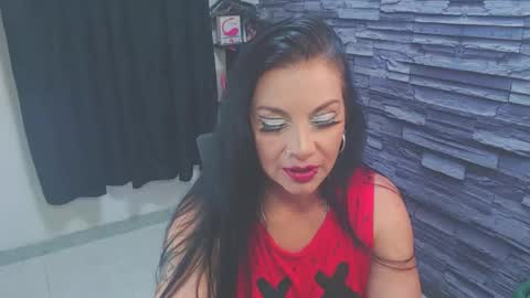 Snapshot of cruela_deviil chatting on 01-09-26, 04:59 cruela_deviil online show from 01-09-26, 04:59