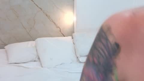 Snapshot of cry_baby800 chatting on 11-12-25, 11:03 Cry online show from 11-12-25, 11:03